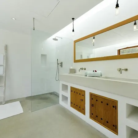 בית נופש With Private Pool, 6 Bedrooms And 6 Bathrooms *