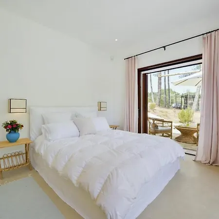בית נופש With Private Pool, 6 Bedrooms And 6 Bathrooms