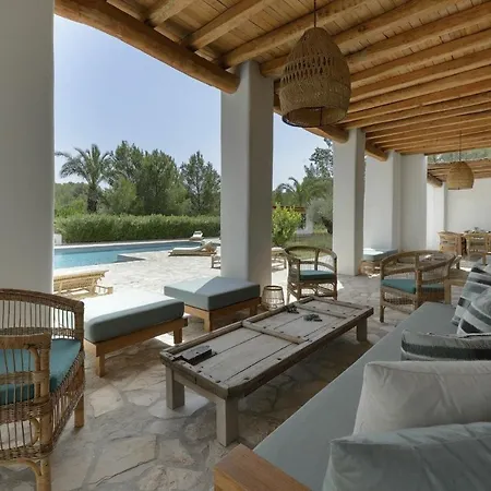 With Private Pool, 6 Bedrooms And 6 Bathrooms * מארבלה